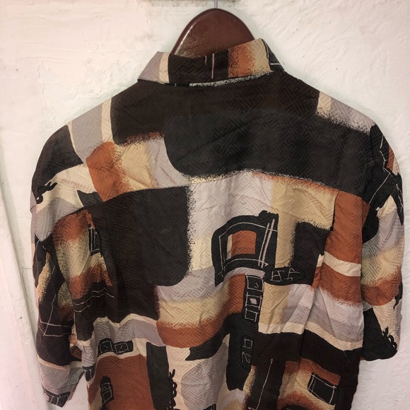 Men’s Silk Shirt - Picture 2 of 3